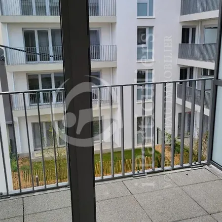 Privee Dans Un Partage * Drancy